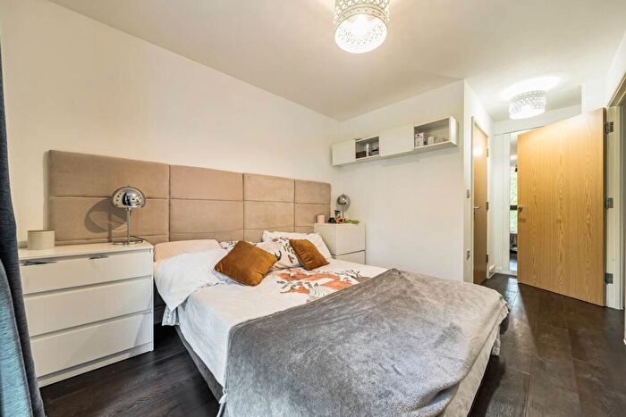 3 Bedroom Flat To Rent In Ottawa House, Albatross Way, Canada Water, London, SE16