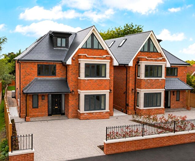 5 Bedroom Detached House For Sale In St. Omer Road, Guildford, Surrey, GU1