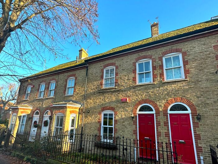 3 Bedroom Property To Rent In Roper Road, Canterbury, CT2