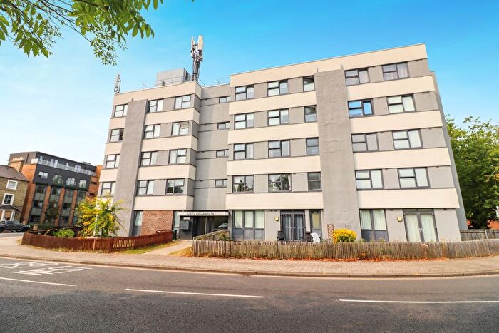 2 Bedroom Flat For Sale In Goldington Road, Bedford, MK40