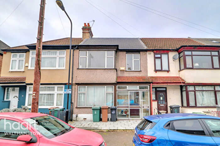 3 Bedroom Terraced House For Sale In Garner Road, Walthamstow, E17
