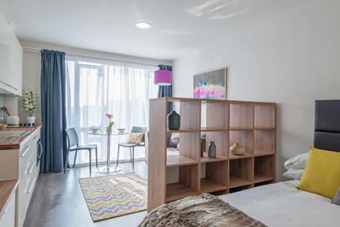 Studio To Rent In St. Johns Road, Leeds, West Yorkshire, LS3