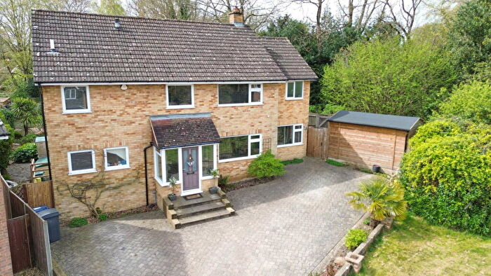 4 Bedroom Detached House For Sale In Bishop Sumner Drive, Farnham, GU9