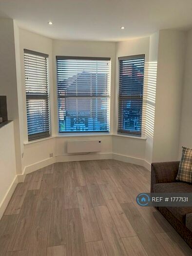 1 Bedroom Flat To Rent In Shaw Heath, Stockport, SK2