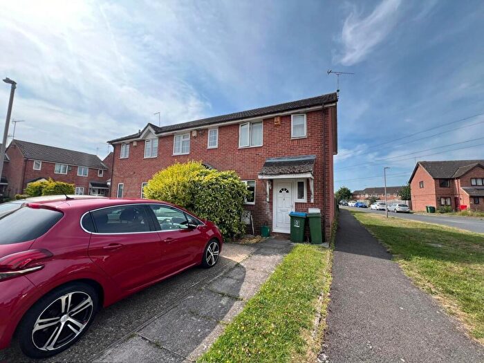 2 Bedroom House To Rent In Todd Close, Aylesbury, HP21