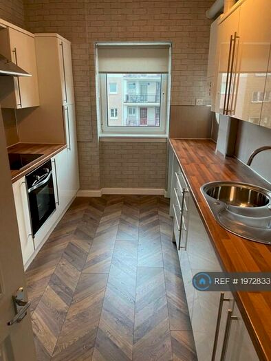 3 Bedroom Flat To Rent In Banchory Avenue, Glasgow, G43