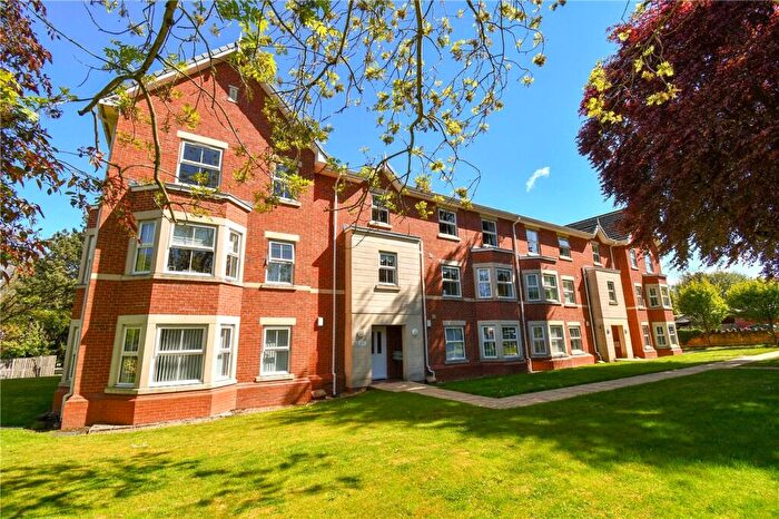 2 Bedroom Flat For Sale In Kingsmead Road South, Prenton, Wirral, CH43