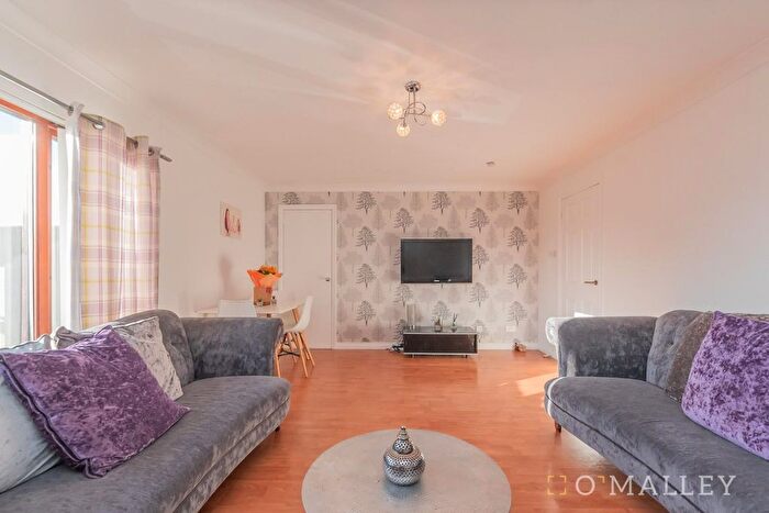 2 Bedroom Flat For Sale In Carpenters Wynd, Alloa, FK10