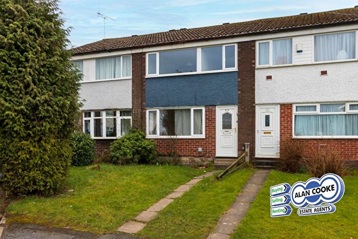 3 Bedroom Town House For Sale In Primley Park Drive, Alwoodley, LS17