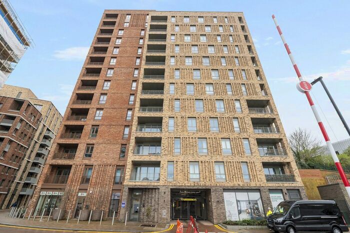 1 Bedroom Studio To Rent In Alington House, Clarendon, N8