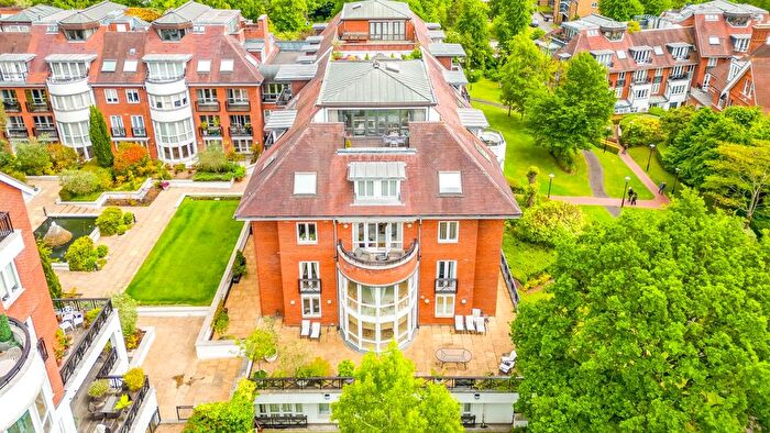 4 Bedroom Flat For Sale In Kidderpore Avenue, Hampstead, London, NW3