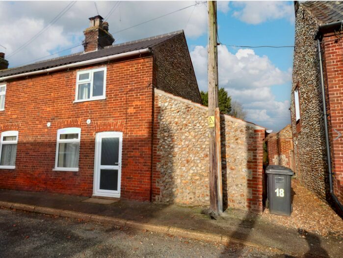 2 Bedroom End Of Terrace House To Rent In The Street, Fakenham, NR21