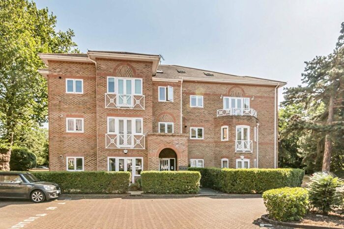 2 Bedroom Flat To Rent In Trematon Place, Teddington, TW11