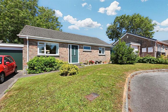 2 Bedroom Detached Bungalow For Sale In Little Treloweth, Pool, TR15