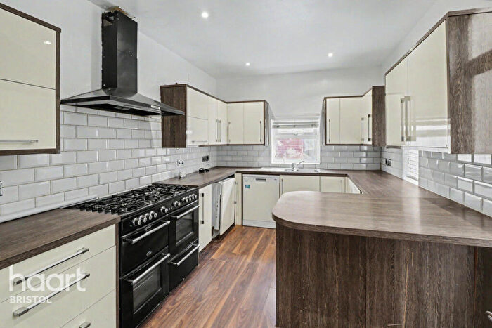 3 Bedroom Terraced House To Rent In Felix Road, Bristol, BS5