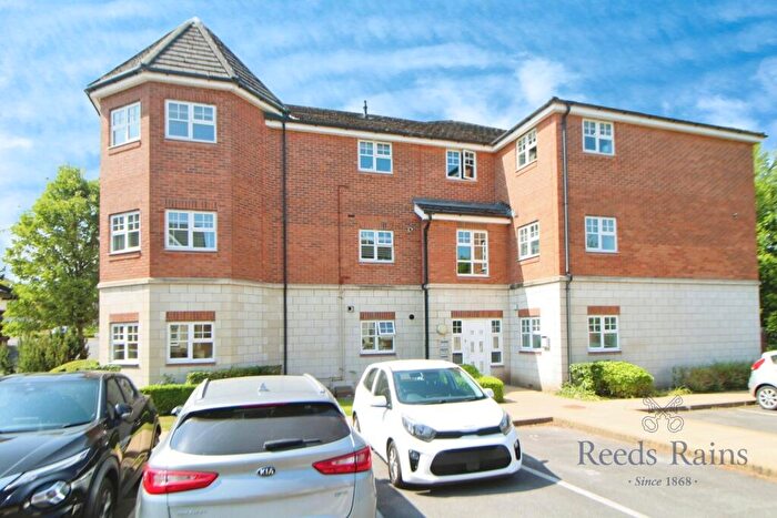 2 Bedroom Apartment For Sale In Sandbach Drive, Northwich, Cheshire, CW9