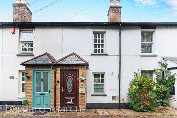 2 Bedroom Cottage For Sale In Watermead Lane, Carshalton, SM5
