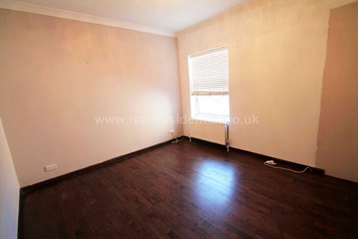 2 Bedroom Flat To Rent In Argyll Road, Westcliff On Sea, SS0