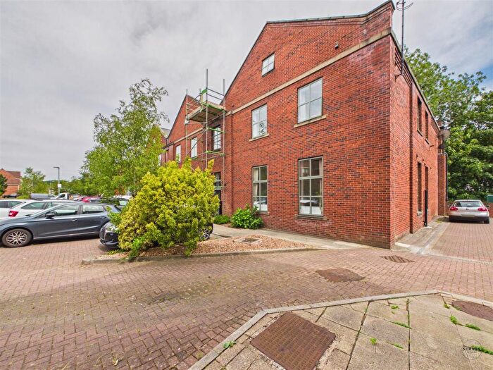 2 Bedroom Apartment For Sale In Camlough Walk, Chesterfield, S41