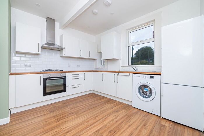 2 Bedroom Flat To Rent In Gardner Street, Dundee, DD3