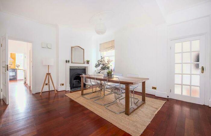 3 Bedroom Apartment To Rent In Broadley Terrace, Marylebone, London, NW1