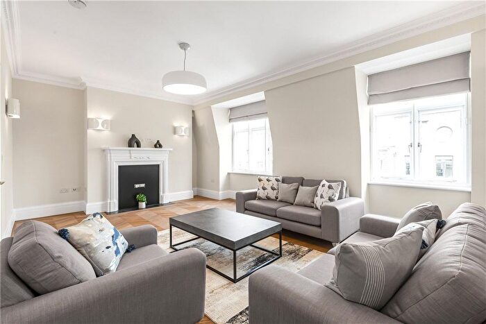3 Bedroom Flat To Rent In Weymouth Street, Marylebone, London, W1G