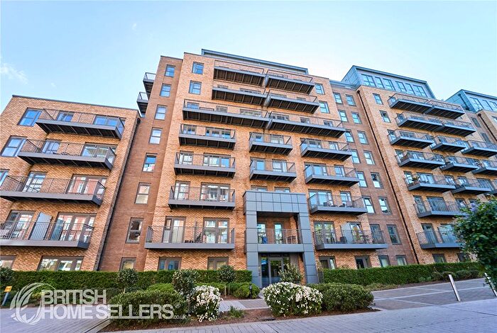 2 Bedroom Flat For Sale In Beaufort Square, London, NW9