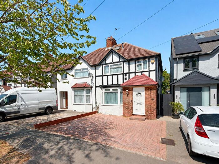 3 Bedroom Semi-Detached House For Sale In West Way, Heston, TW5