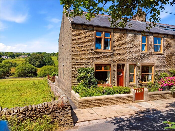 2 Bedroom End Of Terrace House For Sale In Reedymoor Terrace, Foulridge, Colne, Lancashire, BB8