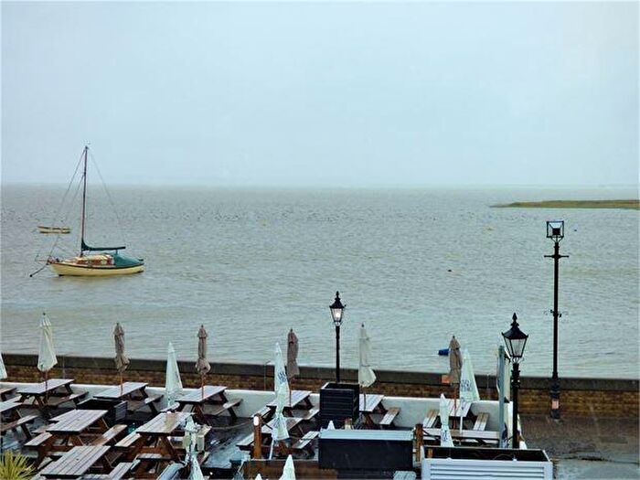 2 Bedroom Apartment For Sale In High Street, Leigh On Sea, Leigh On Sea, SS9