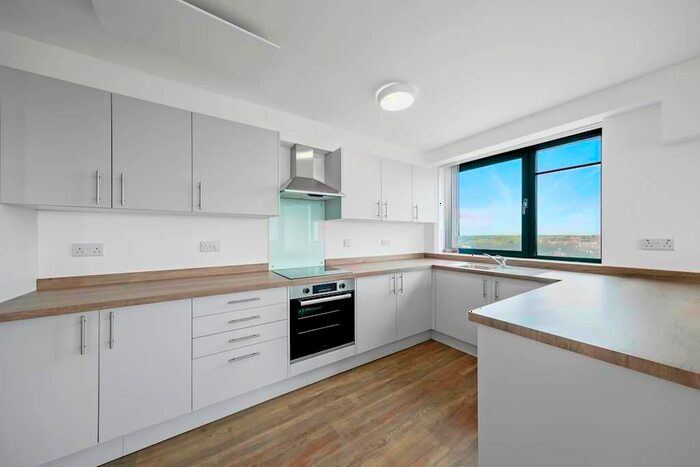 2 Bedroom Flat To Rent In Maple Close, Liverpool, L21