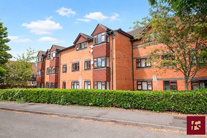 2 Bedroom Flat For Sale In Albert Walk, Crowthorne, RG45