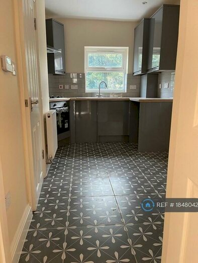 2 Bedroom Flat To Rent In Lower Range Road, Gravesend, DA12