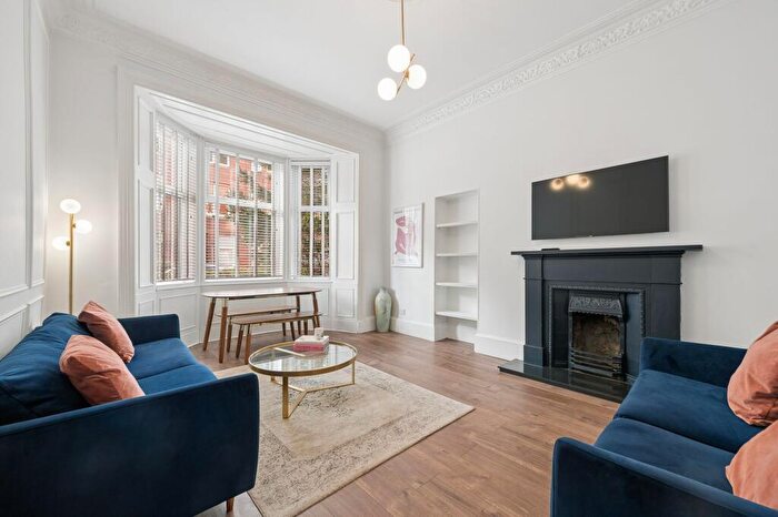 2 Bedroom Flat For Sale In Cartvale Road, Glasgow, G42