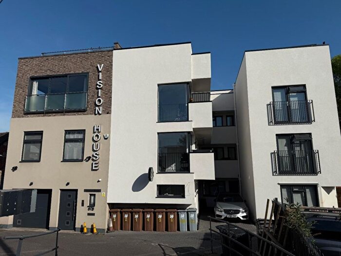2 Bedroom Flat To Rent In Station Road, Borehamwood, WD6