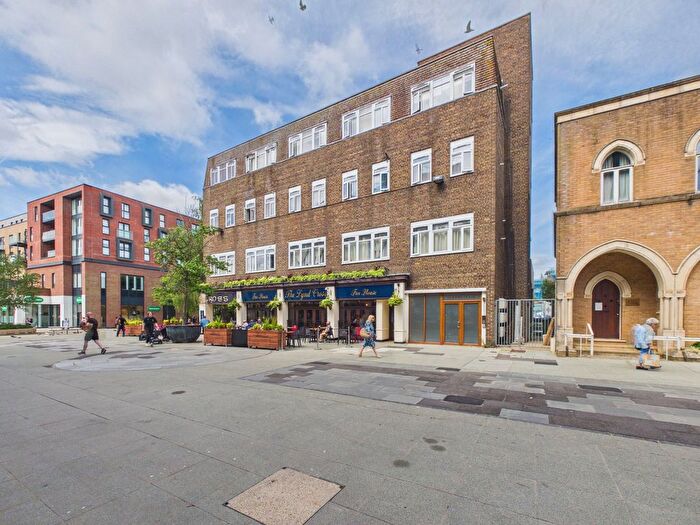 1 Bedroom Flat For Sale In St John's House, Springfield Road, Horsham, West Sussex., RH12