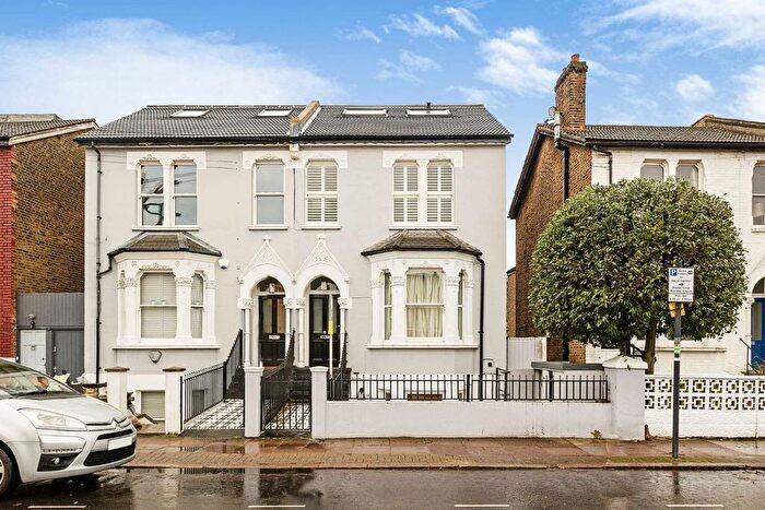 1 Bedroom Flat To Rent In Rossiter Road, Balham, SW12