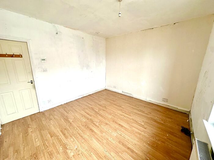 2 Bedroom Terraced House To Rent In Longroyd Grove, Leeds, LS11