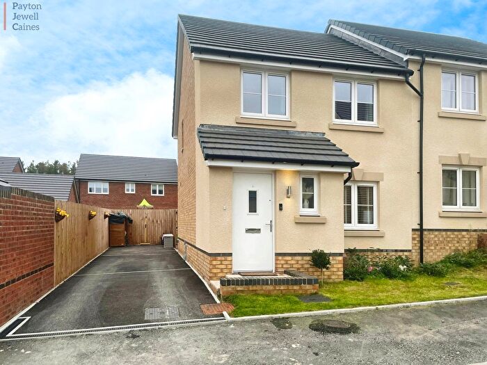 3 Bedroom Semi-Detached House For Sale In Ffordd Glo Caled, Tondu, Bridgend County., CF32