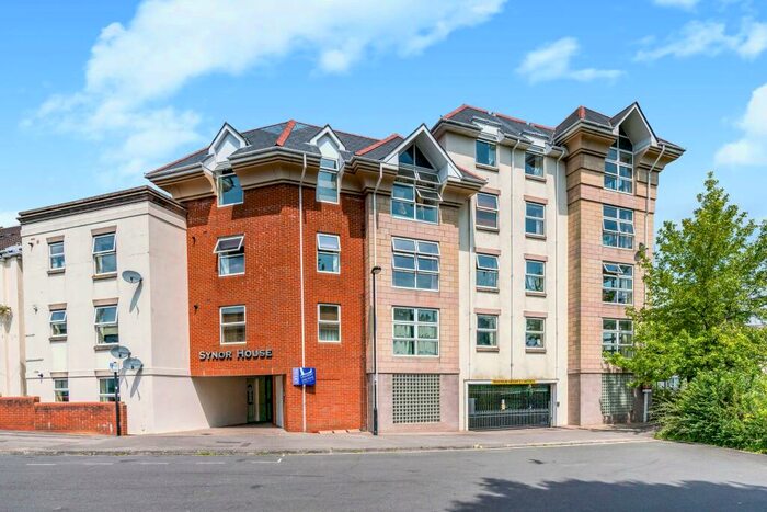2 Bedroom Apartment To Rent In Synor House, Southampton, SO15