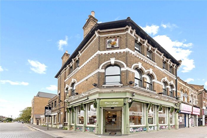 2 Bedroom Flat To Rent In High Street, Walthamstow, London, E17