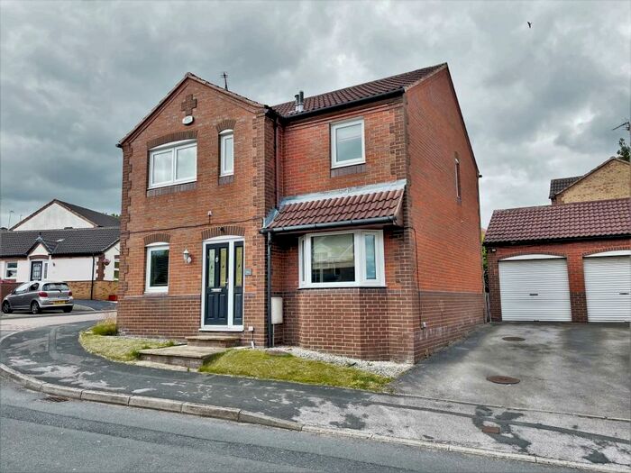 4 Bedroom Detached House To Rent In Oulton Drive, Oulton, Leeds, LS26