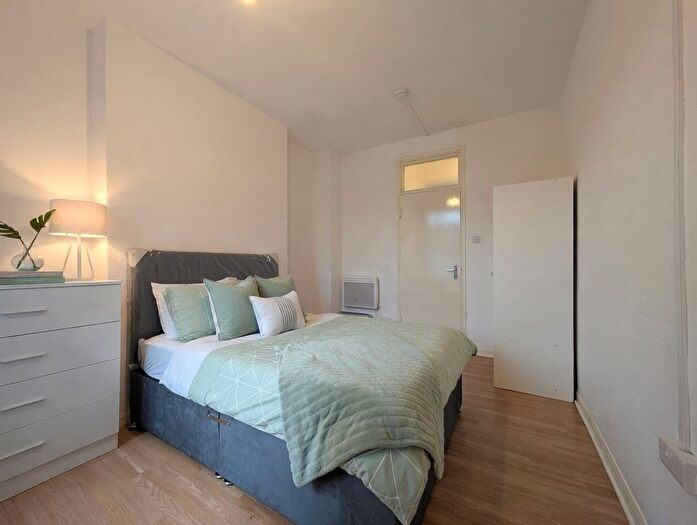 1 Bedroom Flat To Rent In Burford Road, Nottingham, NG7