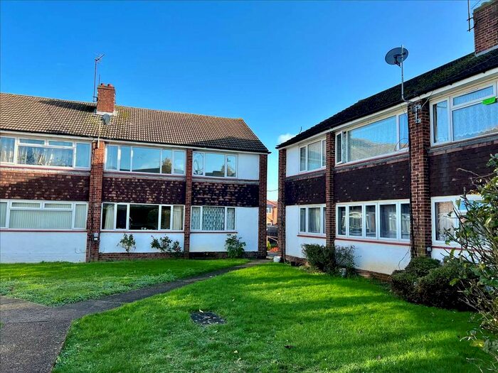2 Bedroom Maisonette To Rent In Farnham Road, Slough, SL1