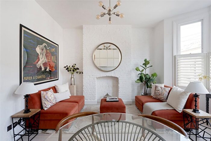 2 Bedroom Flat For Sale In Fermoy Road, London, W9