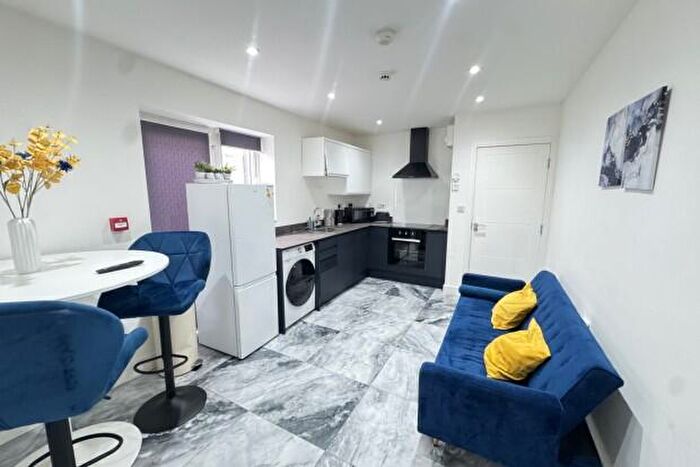 1 Bedroom Flat To Rent In Corporation Road Cardiff, CF11