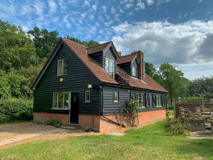 2 Bedroom Farmhouse For Sale In Suffolk, Whepstead, IP29