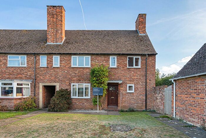 3 Bedroom End Of Terrace House For Sale In Cheyney Walk, Abingdon, OX14