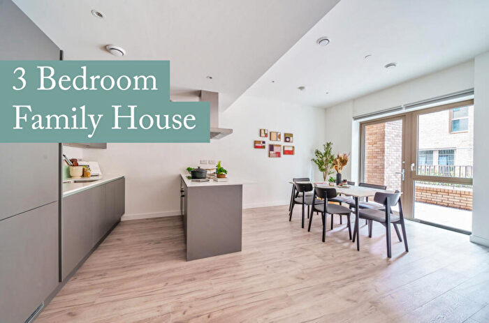 3 Bedroom Apartment To Rent In Anchors Point, Gallions Reach, E16