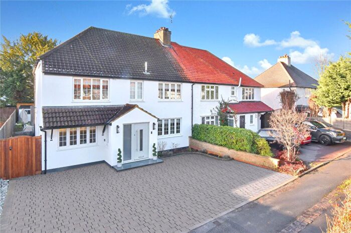 5 Bedroom Semi Detached House For Sale In Tilt Close, Cobham, KT11